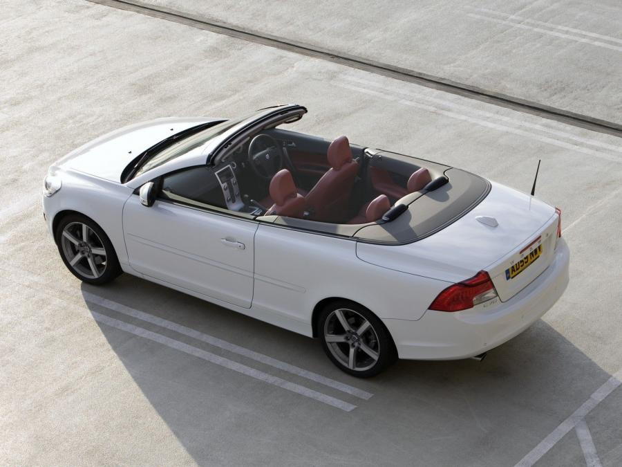  Volvo C70 D5 2010 года  (UK) (фото 4 из 14)